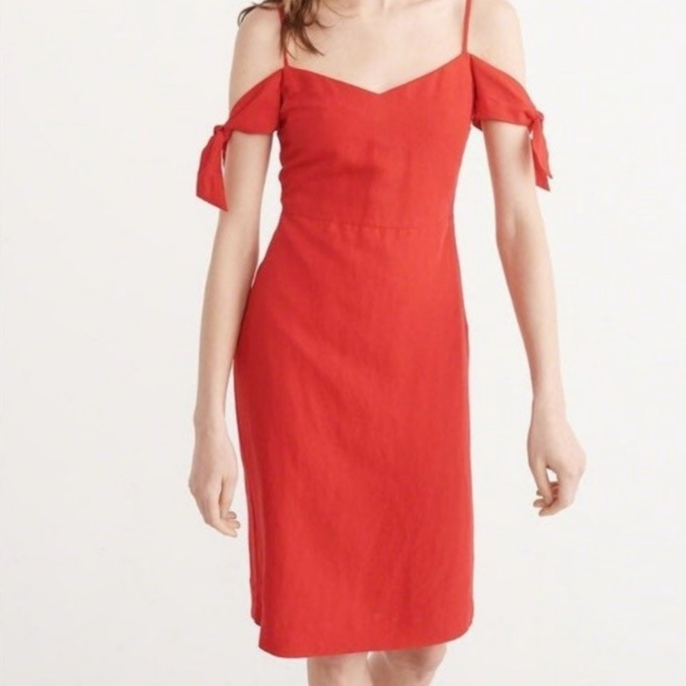 Brand New : A&F off shoulder lined red dress sz 4